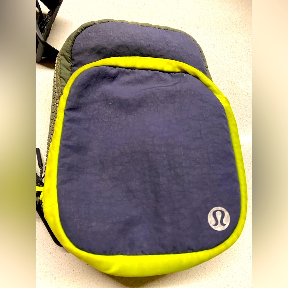 Lululemon:  The Rest Is Written Crossbody